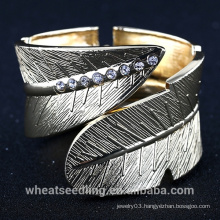 Gold Plated Alloy Steel Leaf Design Wide Broad Wrap Bracelet Bangle for Man And Women